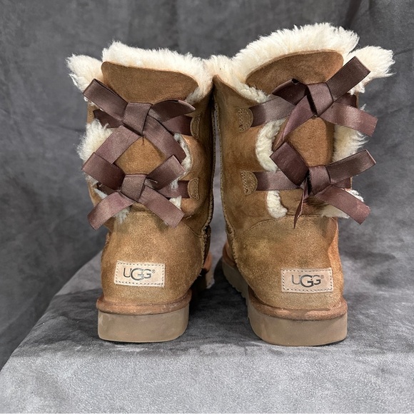UGG Bailey Bow II Sheepskin Boots Chestnut Women’s 9 - Picture 12 of 13
